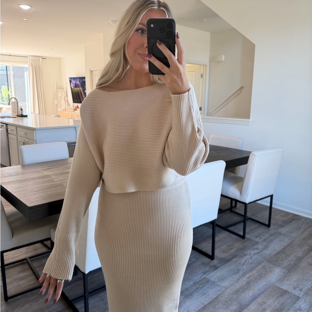 Elegant Cream Knit Set - one arrival - Picture 3 of 9